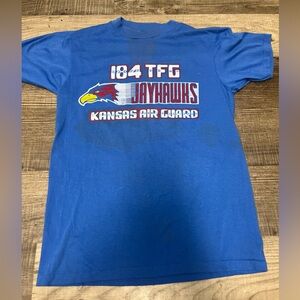 Kansas Air Guard Flying Jayhawks T-Shirt 184th TFG Size M Single Stitch USA